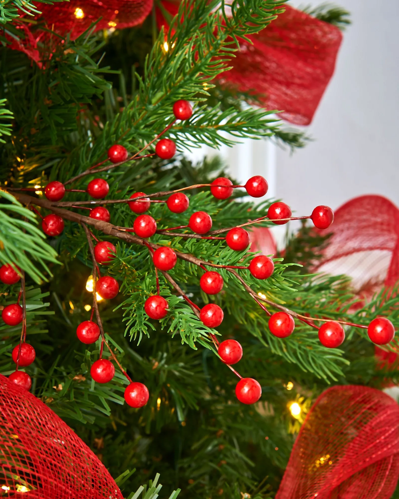 WeRChristmas Red Berry Christmas Tree Spray, 45 Cm