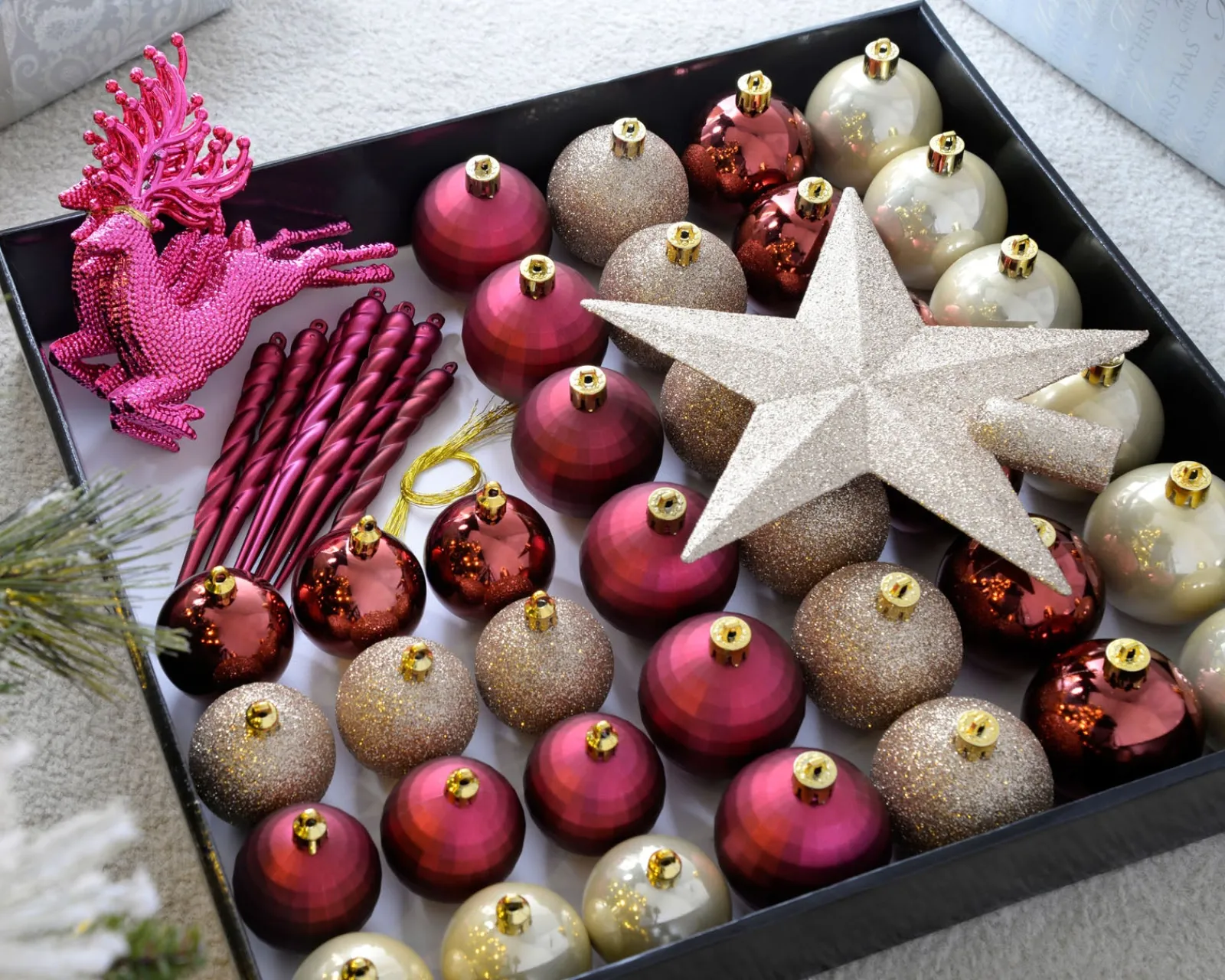 WeRChristmas Ruby/Gold Shatterproof Baubles Set, 50 Pack, 6 Cm