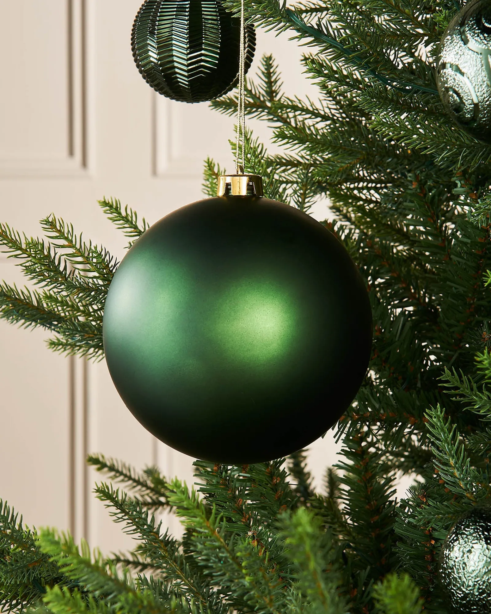 WeRChristmas Sage Green Large Matt Shatterproof Bauble, 15 Cm