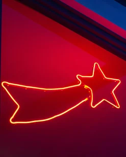 WeRChristmas Shooting Star Neon Rope Light Silhouette, 70 Cm
