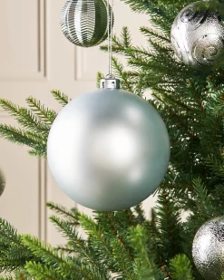 WeRChristmas Silver Large Matt Shatterproof Bauble, 15 Cm
