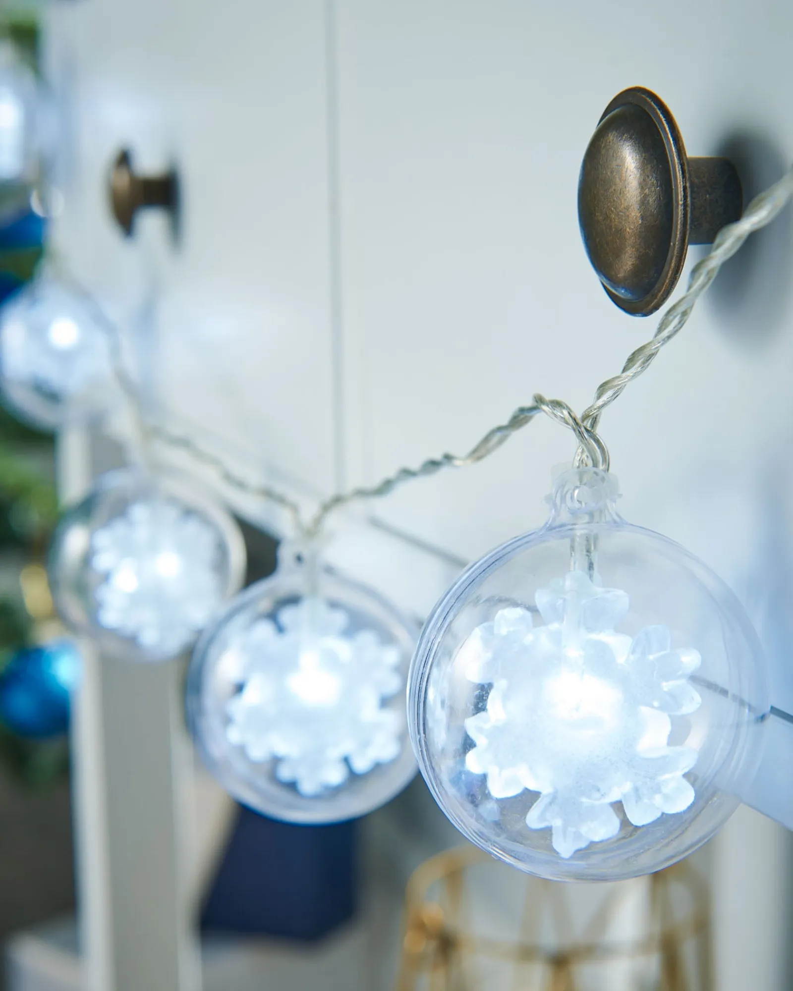 WeRChristmas Snowflake Bauble LED Light String, White, 1.8 M