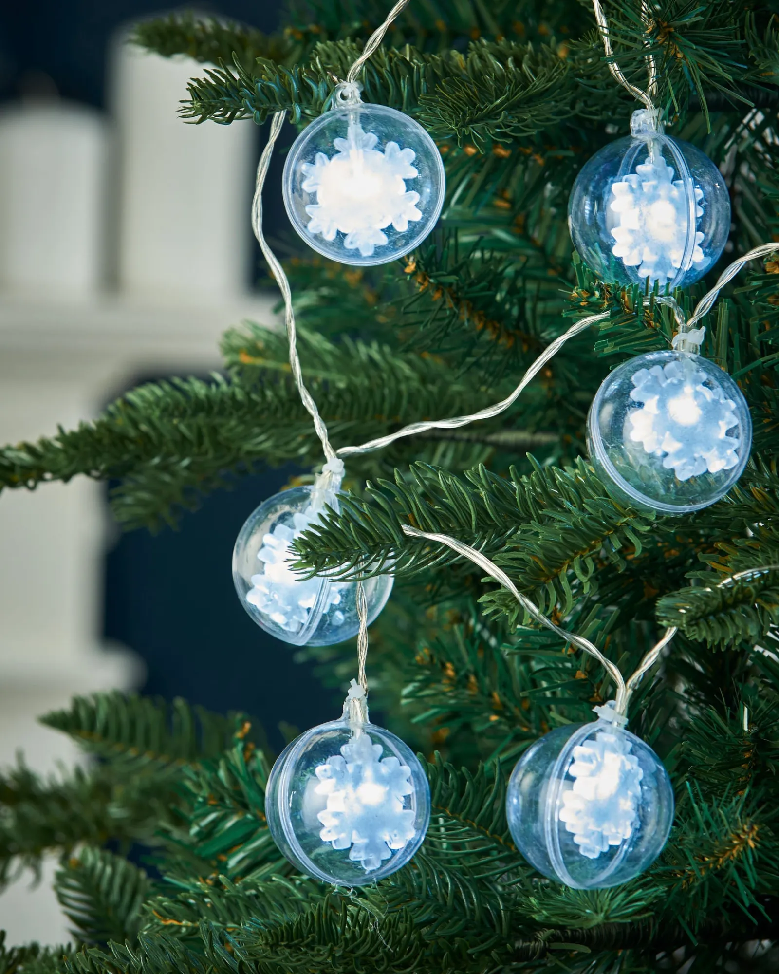 WeRChristmas Snowflake Bauble LED Light String, White, 1.8 M