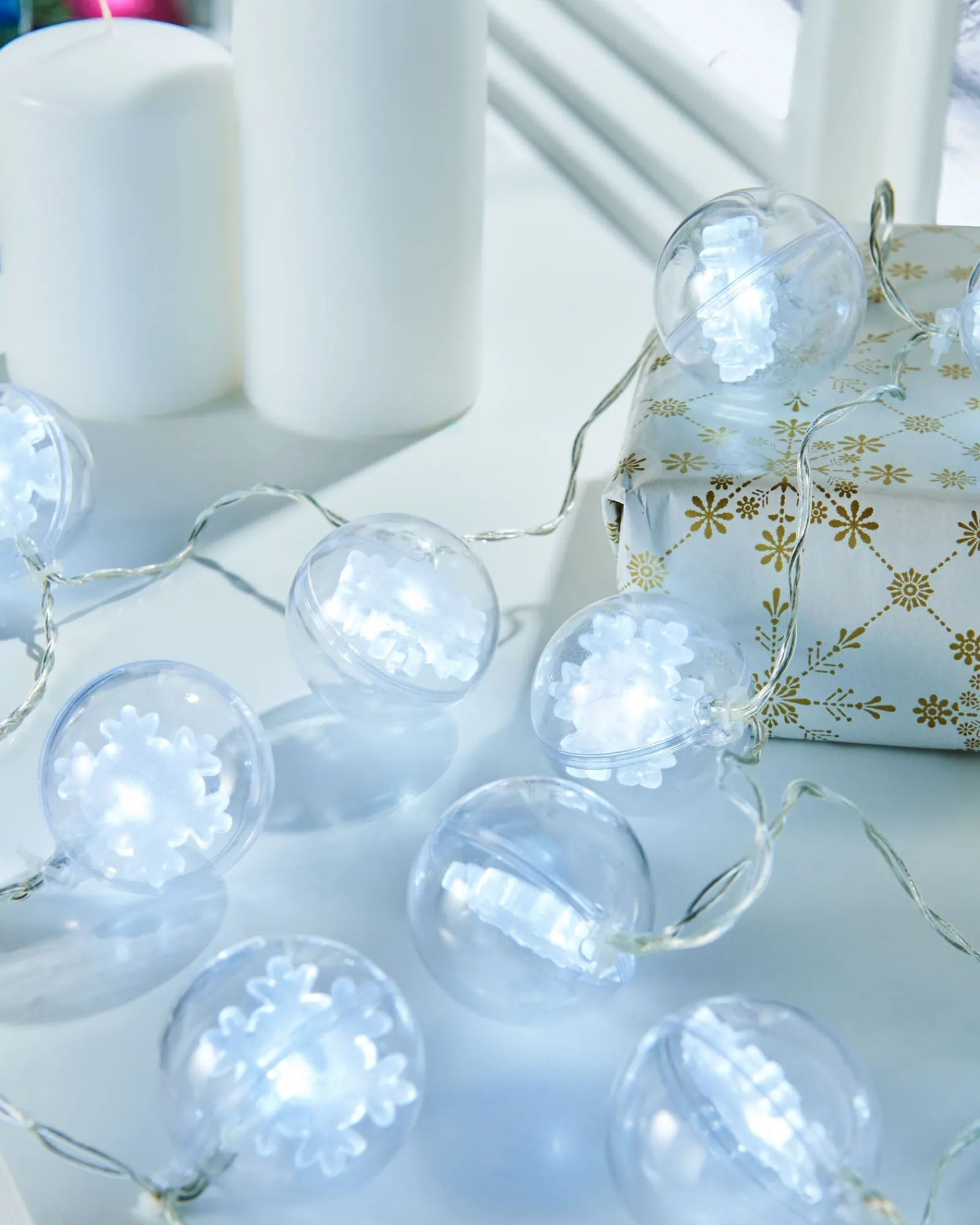 WeRChristmas Snowflake Bauble LED Light String, White, 1.8 M