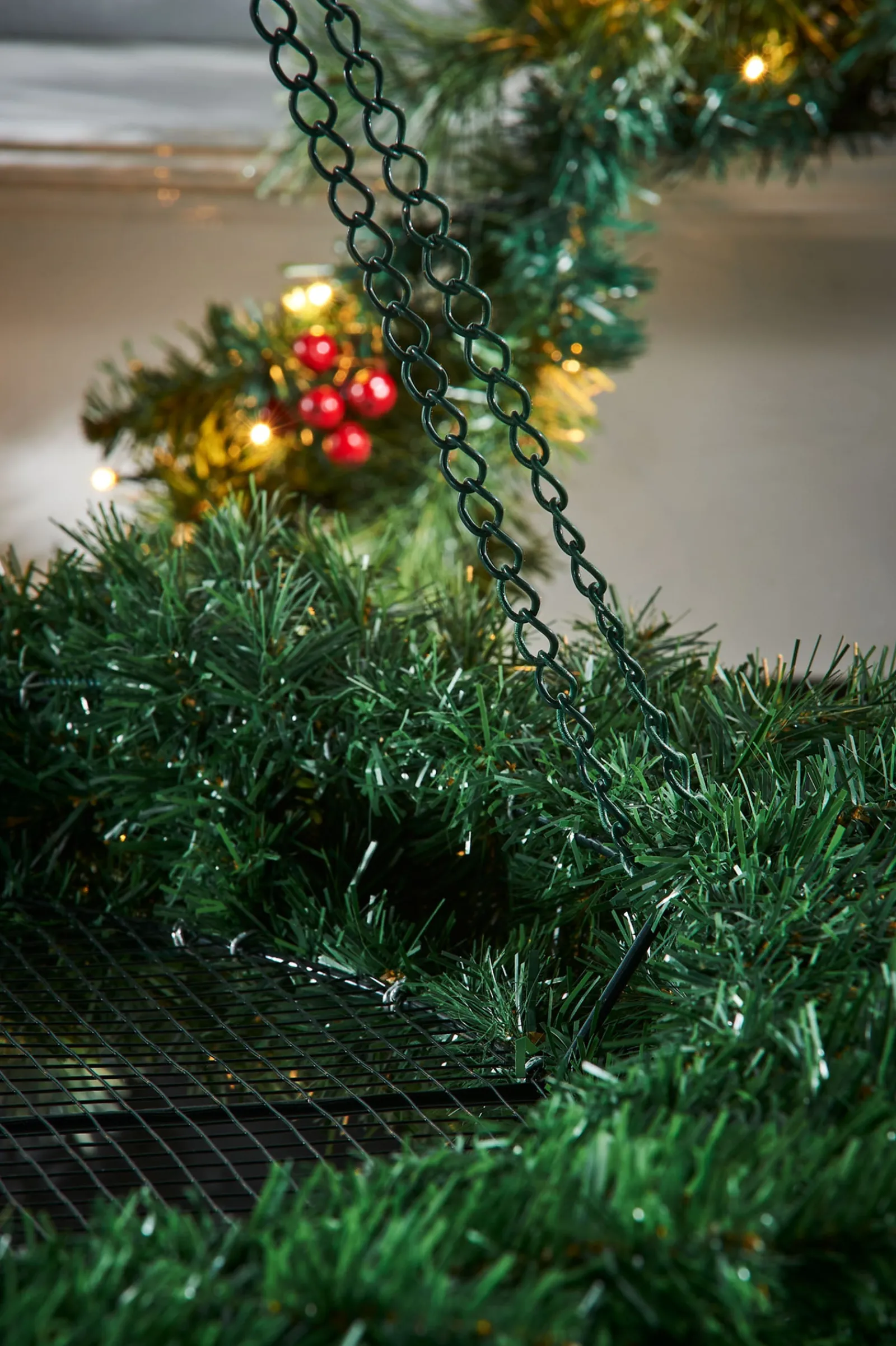 WeRChristmas Suspended Hanging Wreath, 1 M