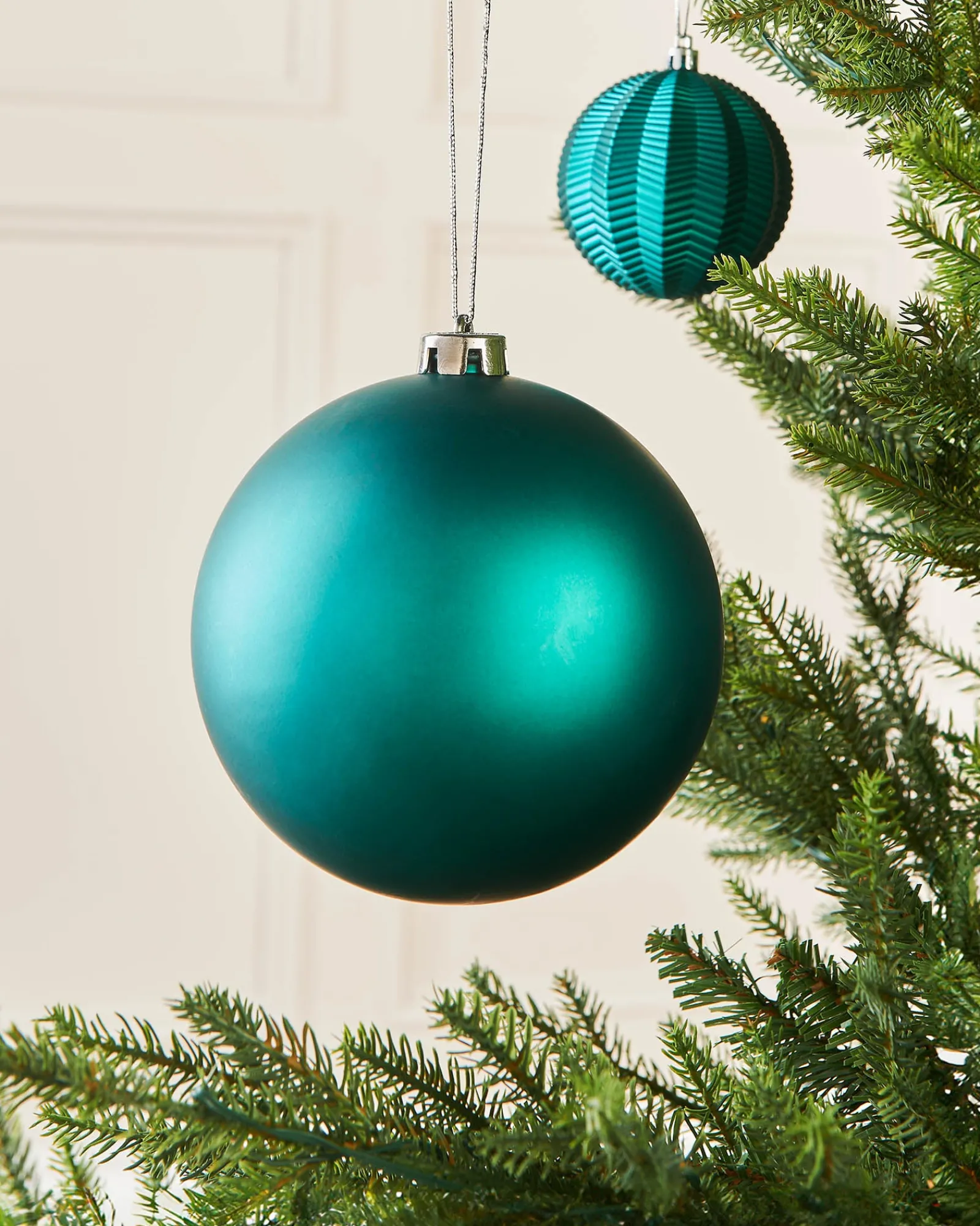 WeRChristmas Teal Large Matt Shatterproof Bauble, 15 Cm