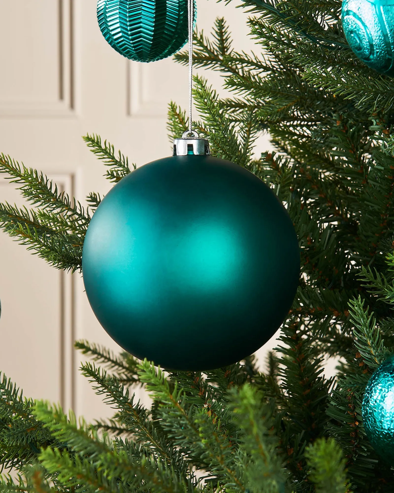 WeRChristmas Teal Large Matt Shatterproof Bauble, 15 Cm