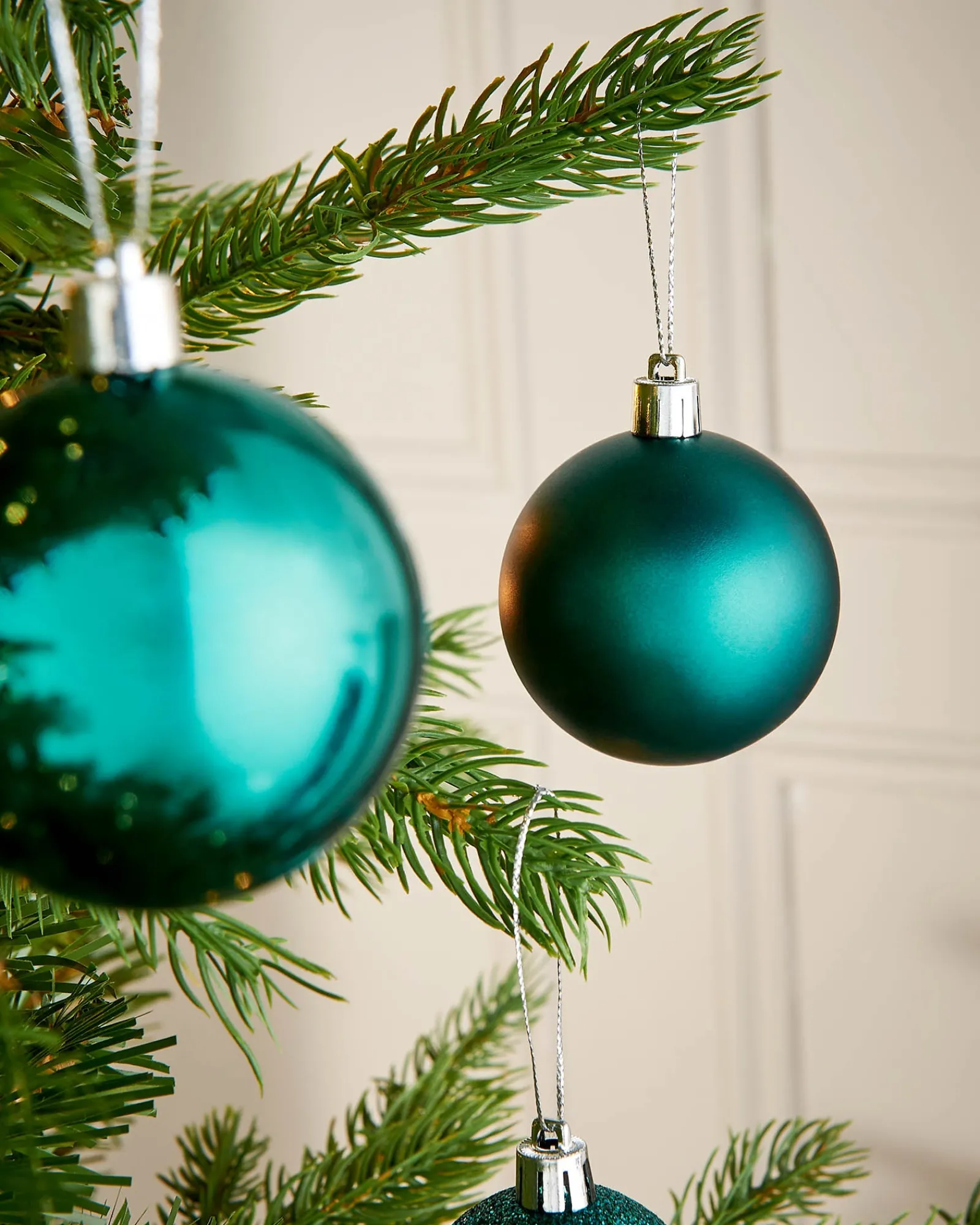 WeRChristmas Teal Shatterproof Bauble, 50 Pack