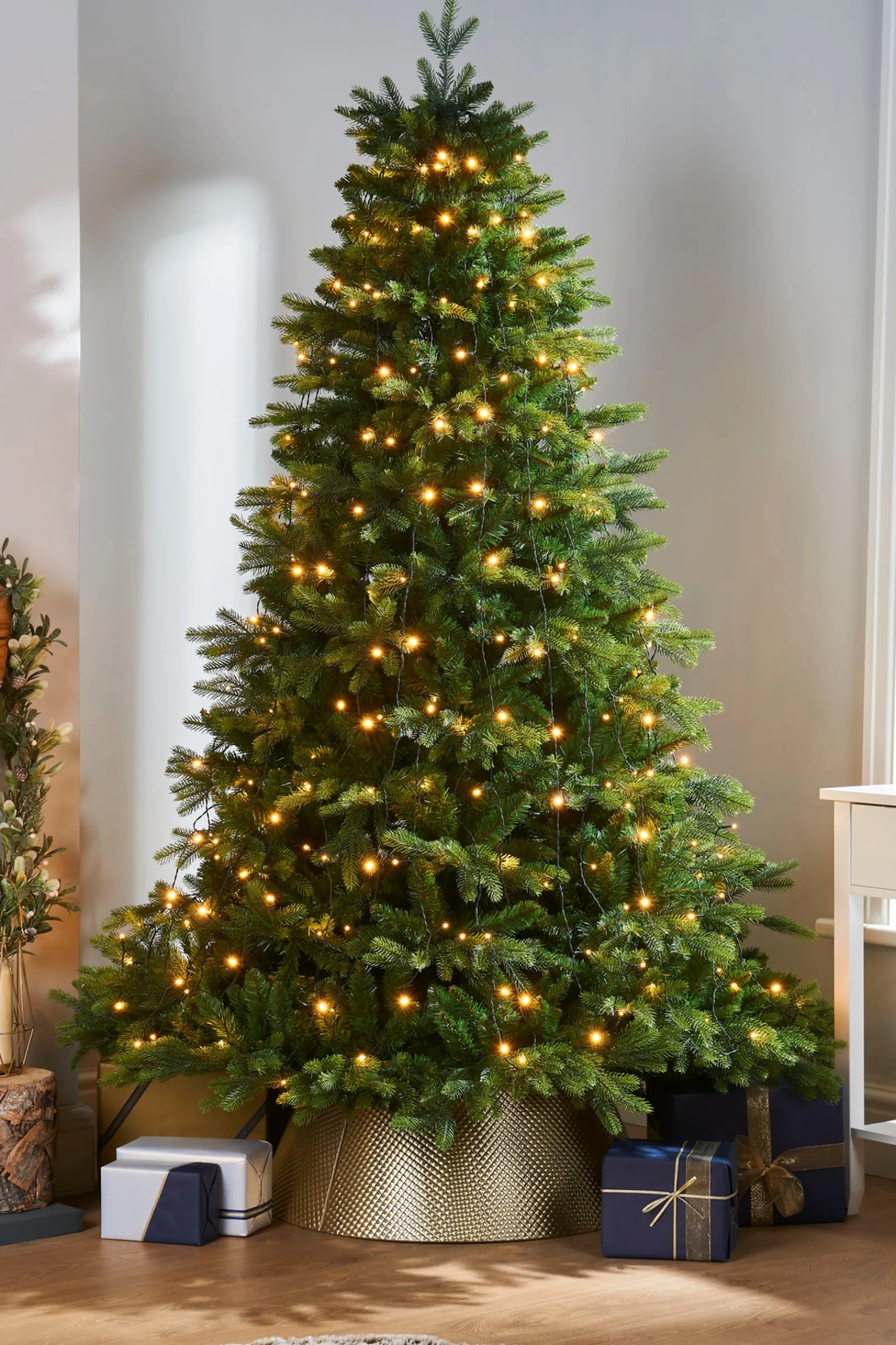 WeRChristmas Warm White LED Christmas Tree Light String, 2 M