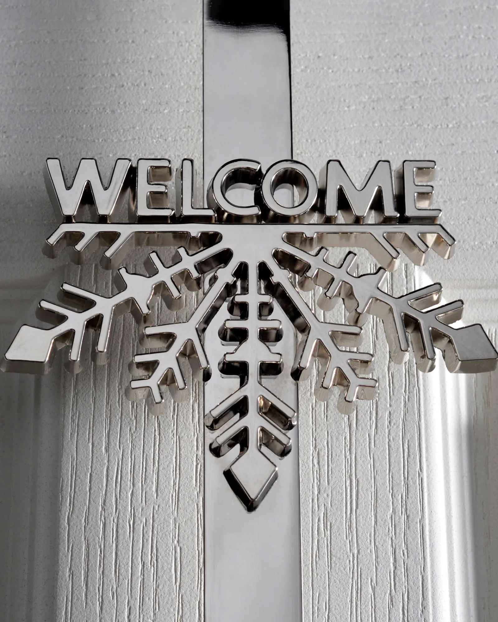 WeRChristmas Welcome Wreath Door Hanger, Silver, 38 Cm