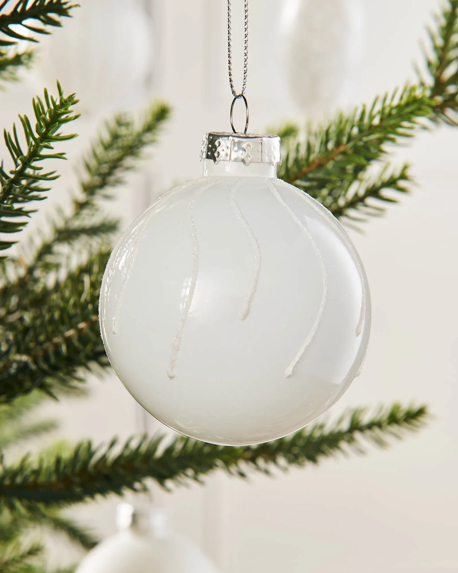 WeRChristmas White Glass Baubles, 20 Pack