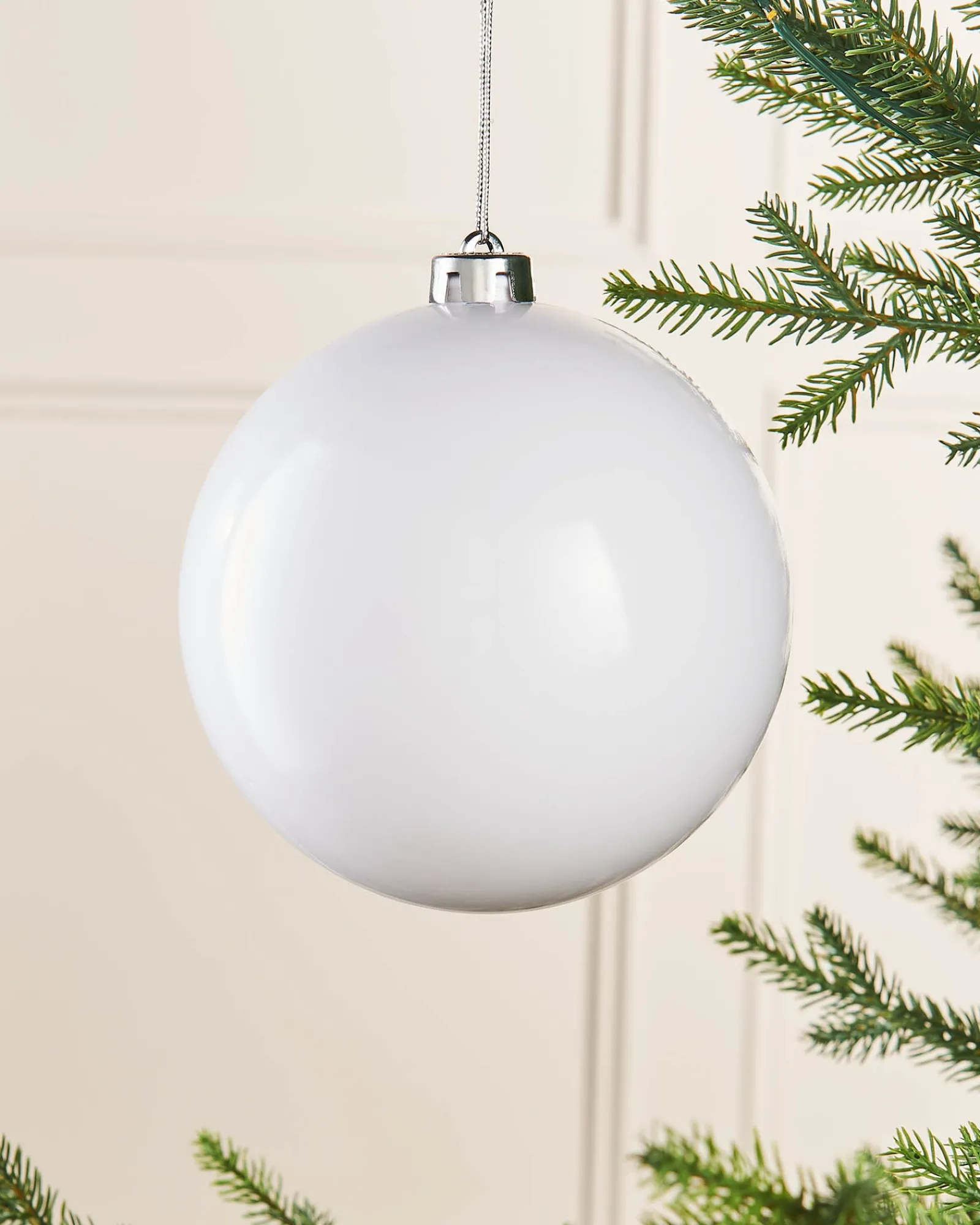 WeRChristmas White Large Gloss Shatterproof Bauble, 15 Cm