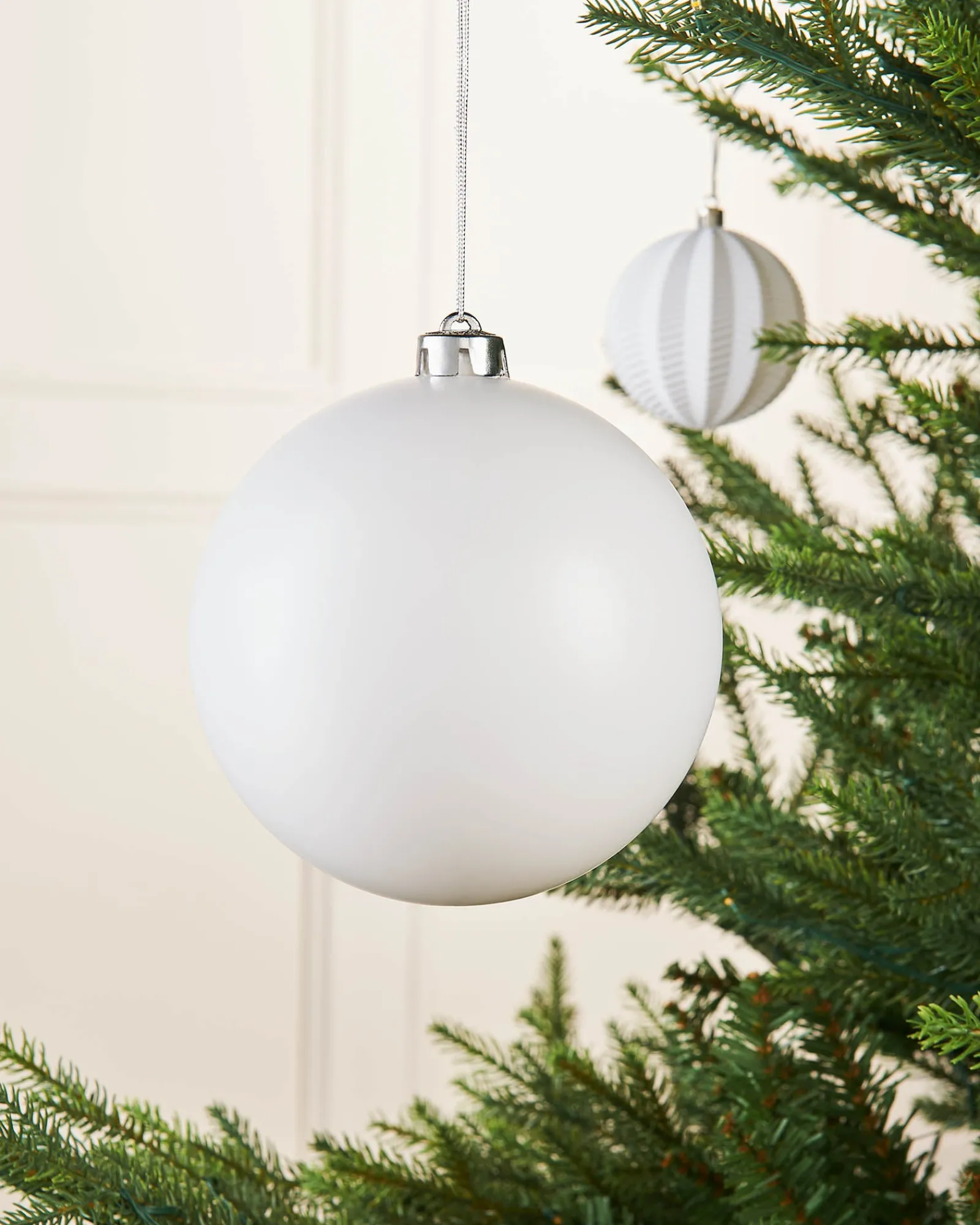 WeRChristmas White Large Matt Shatterproof Bauble, 15 Cm
