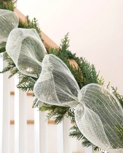 WeRChristmas White Mesh With Pale Gold Foil, 9 M