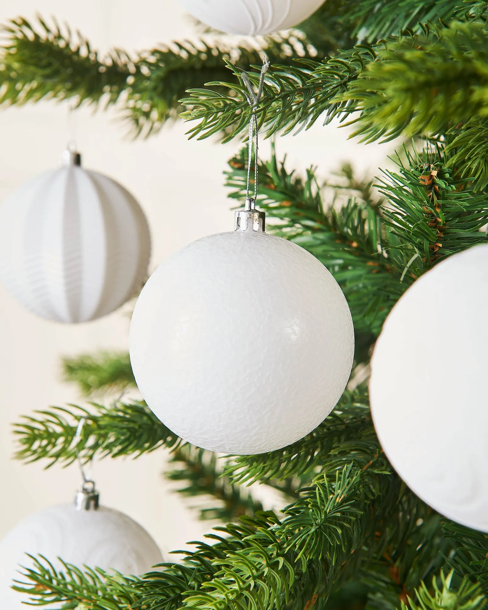 WeRChristmas White Shatterproof Baubles, 16 Pack, 8 Cm