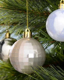 WeRChristmas White/Gold Shatterproof Baubles Set, 50 Pack