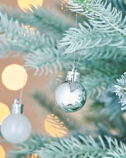 WeRChristmas White/Silver Shatterproof Baubles, 36 Pack, 3 Cm